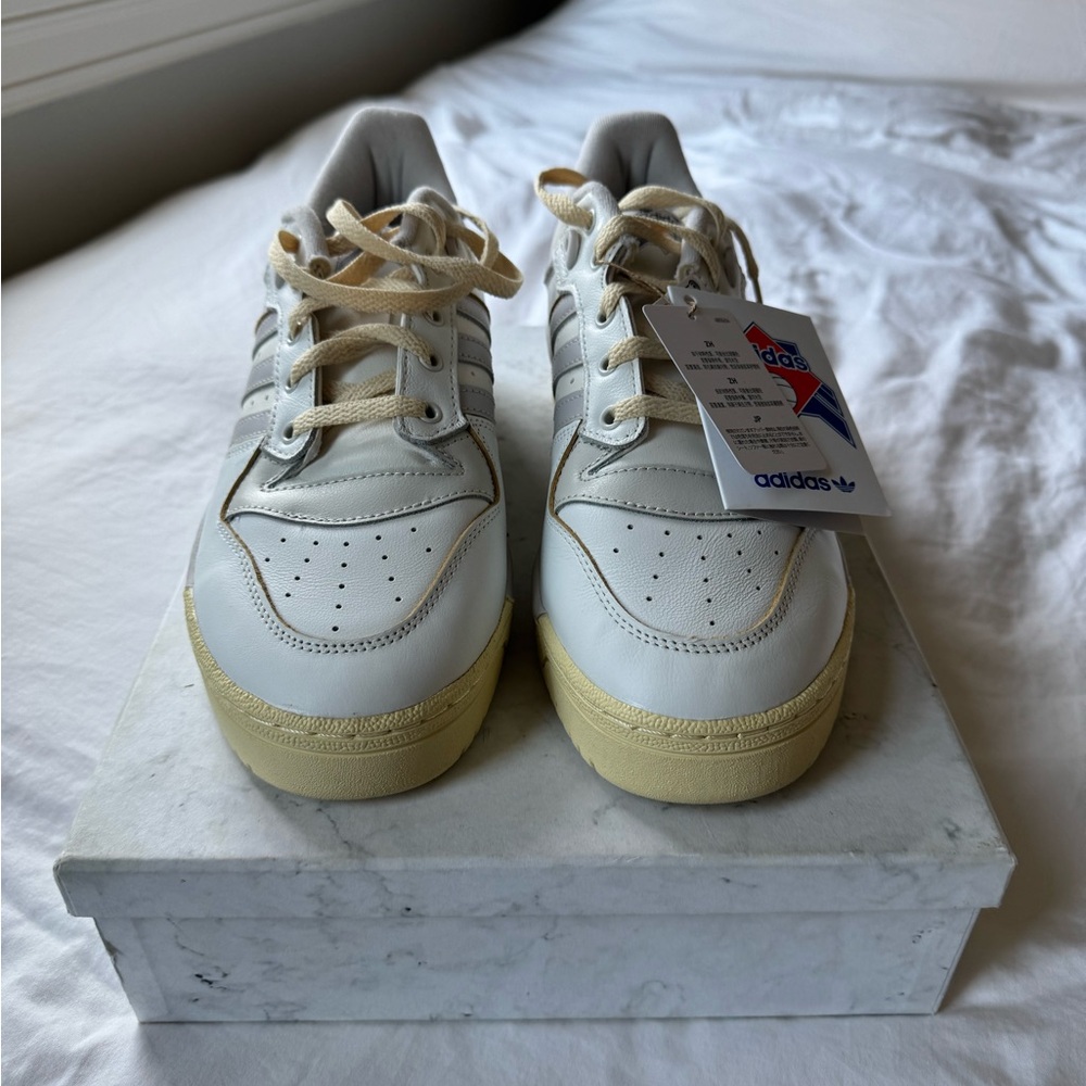 NWT Adidas Rivalry Low 86 UK White, Grey, Off White - US Mens 9.5